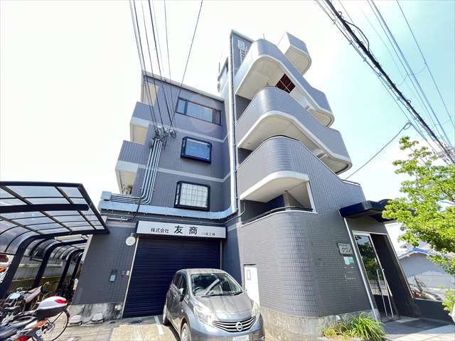 建物外観　エレベータ付き