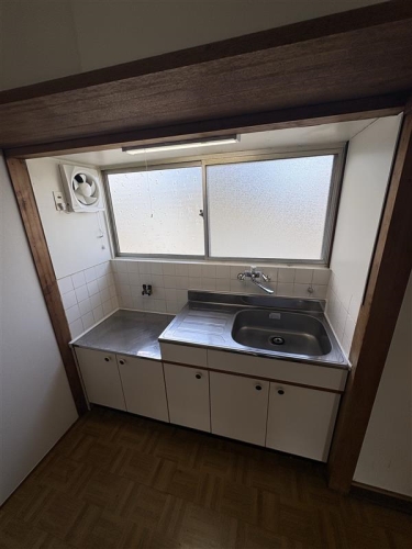 拾六町2丁目貸家のキッチン写真