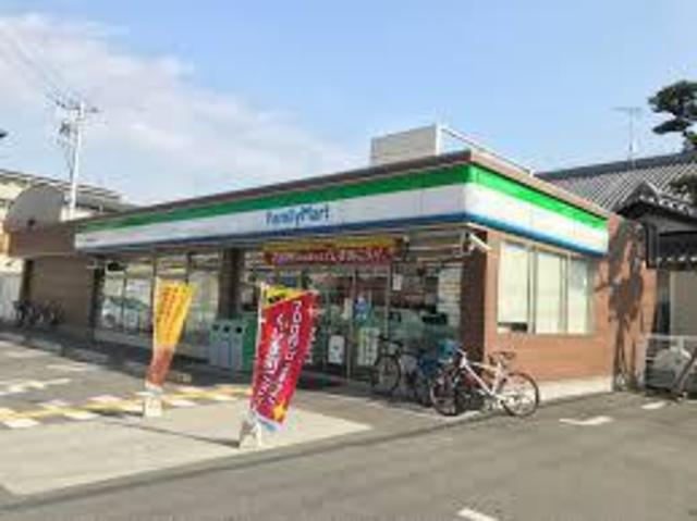 コンビニ　ファミリーマート高石高師浜店（コンビニ）まで168m