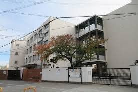 中学校　大阪市立横堤中学校（中学校）まで640m