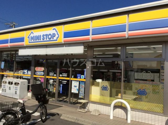 コンビニ　ミニストップ島田御仮屋店（コンビニ）まで743m