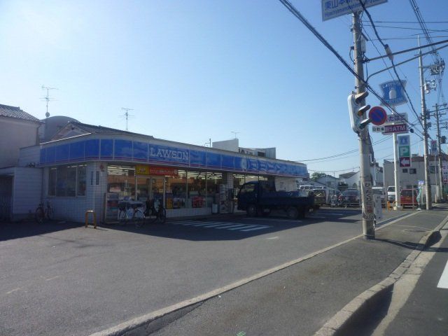 コンビニ　ローソン八尾東山本新町3丁目店（コンビニ）まで15m