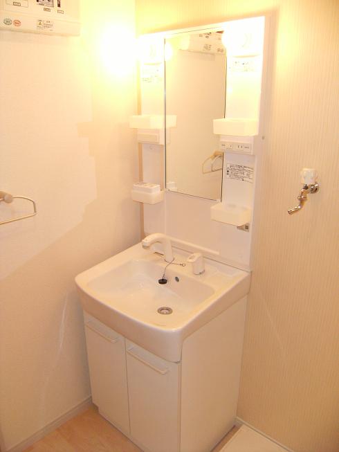 洗面設備　画像は２号室の写真となります