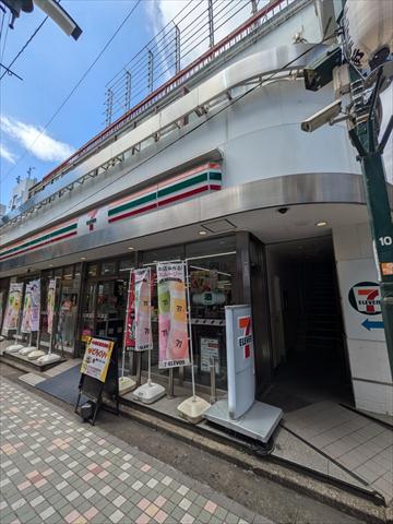 コンビニ　セブンイレブン（コンビニ）まで449m