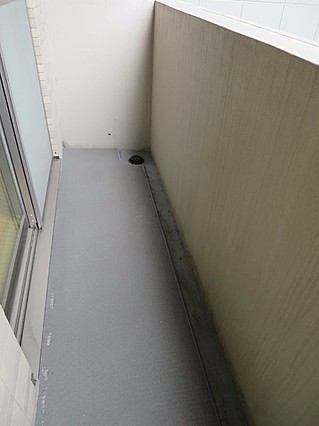 バルコニー　外からの目が気にならないバルコニーで洗濯物が干せます