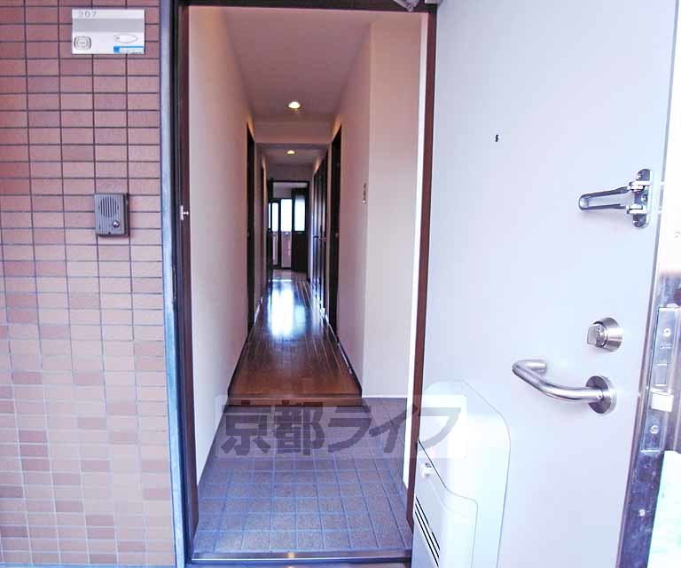 玄関　広めの玄関ですね。
