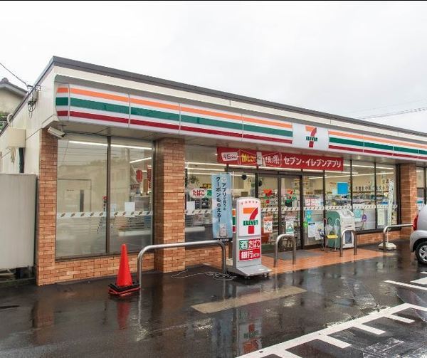 コンビニ　セブンイレブン足立六月3丁目店（コンビニ）まで1109m