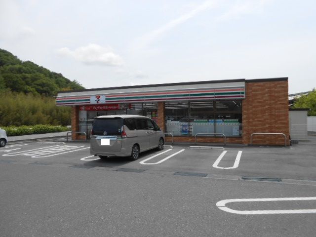 コンビニ　セブンイレブン彦根大堀町店様（コンビニ）まで800m