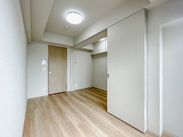 居室・リビング　こちらの居間で趣味の時間をお楽しみください