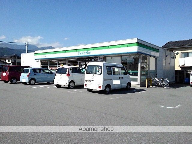 コンビニ　ファミリーマート小笠原店（コンビニ）まで1000m