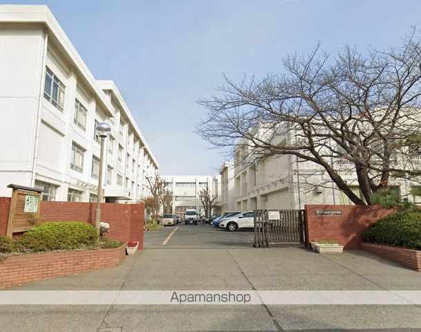 中学校　藤沢市立村岡中学校（中学校）まで388m