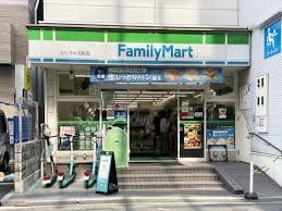 コンビニ　ファミリーマートカツラギ瓦町店（コンビニ）まで1m