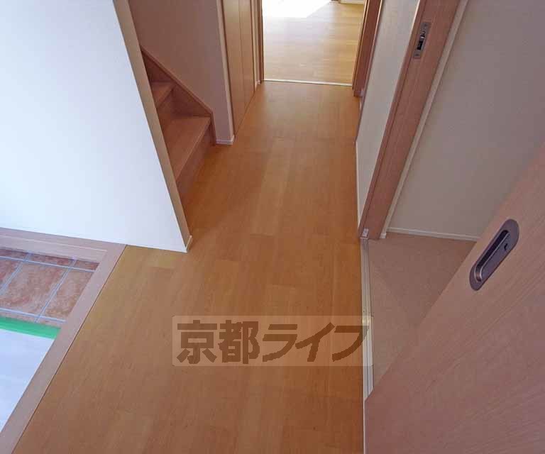 その他部屋・スペース　明るい廊下です。