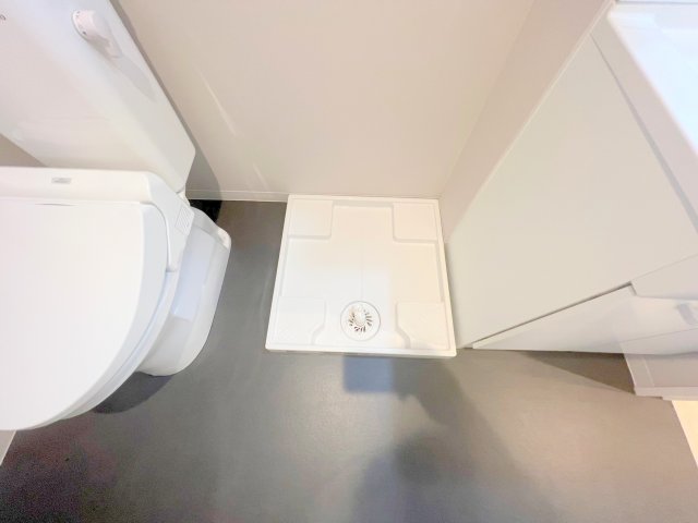 その他設備　嬉しい室内洗濯機置場。これで洗濯機も長持ちしますね。
