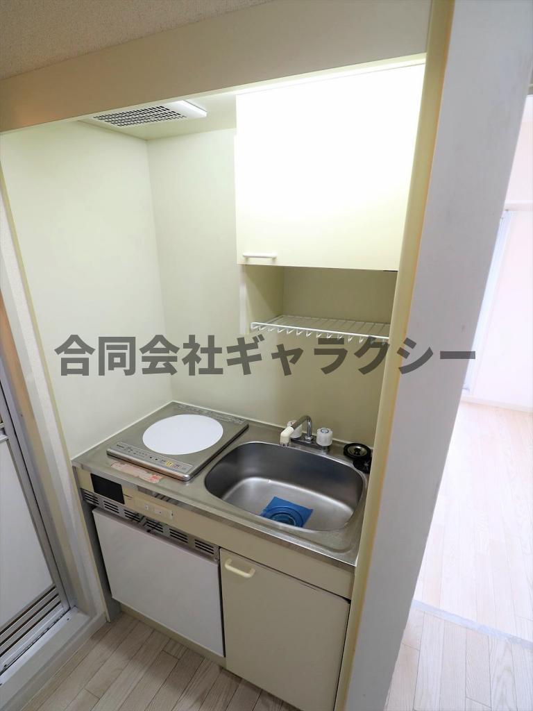 キッチン　IHクッキングヒーターのミニキッチン