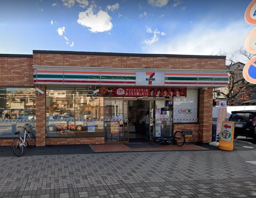コンビニ　セブンイレブン（コンビニ）まで417m