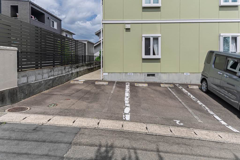 駐車場　駐車場