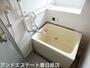 バス・シャワールーム　換気が出来る窓があります