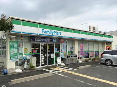 コンビニ　ファミリーマート 門真桑才店（コンビニ）まで556m