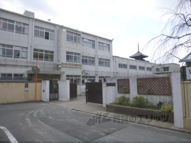 中学校　九条中学校（中学校）まで1910m
