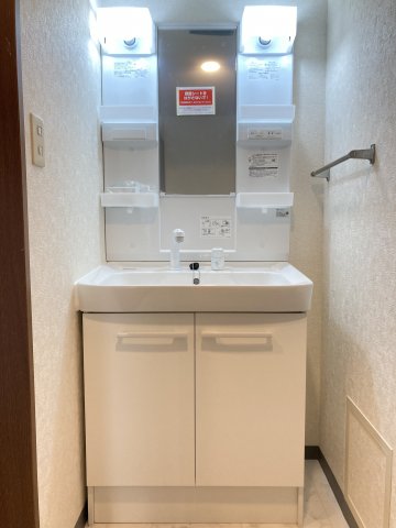 洗面設備　別のお部屋の写真です。