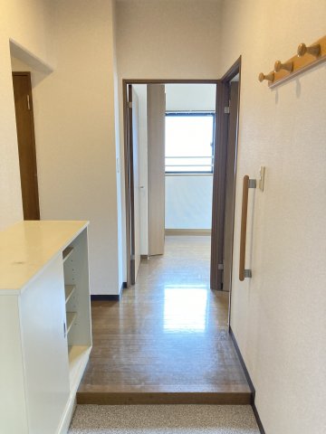 玄関　別のお部屋の写真です。