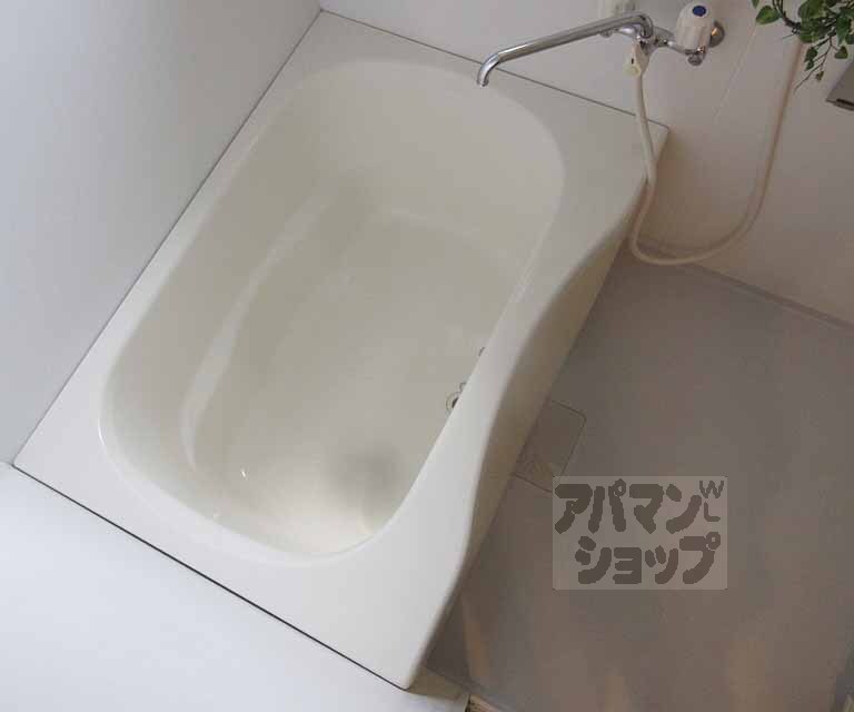 バス・シャワールーム　広く綺麗なお風呂です！
