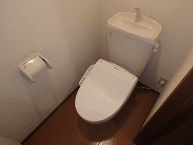 トイレ　別部屋反転間取のお写真になります。参考にご覧くださいませ。別