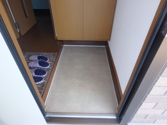 玄関　別部屋反転間取のお写真になります。参考にご覧くださいませ。別