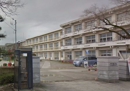 小学校　半田市立岩滑小学校（小学校）まで418m