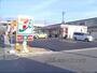 コンビニ　セブンイレブン伏見下鳥羽但馬町（コンビニ）まで380m