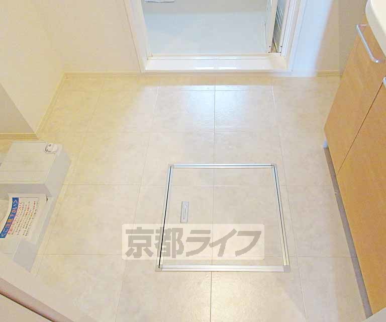 洗面設備　脱衣所スペースもゆったりとしています。