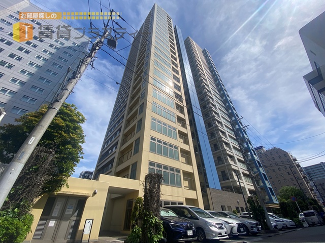 建物外観　分譲賃貸で管理人さんもいますよ。