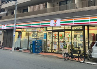 コンビニ　セブンイレブン 港区麻布十番3丁目店（コンビニ）まで320m