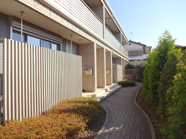 エントランス　★閑静な住宅地・南西向きで明るいです！