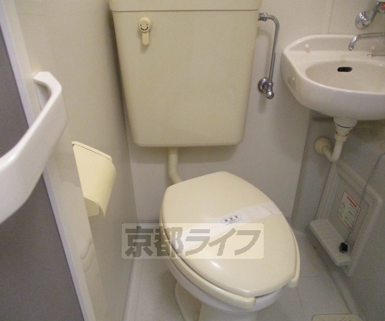 ハウスウエストのトイレ写真