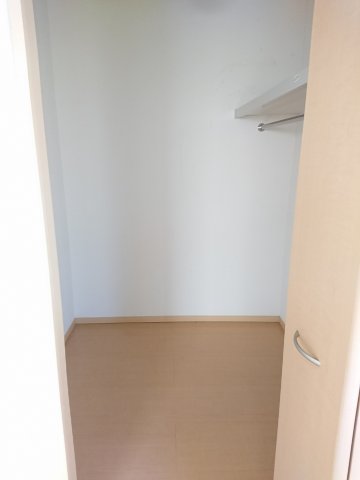 収納　ウォークインクローゼットです