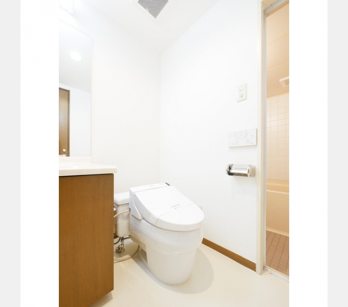 H&M南青山 EASTのトイレ写真