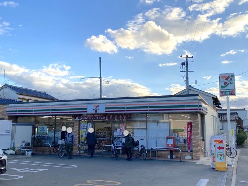 コンビニ　セブンイレブン 高石高師浜店（コンビニ）まで420m