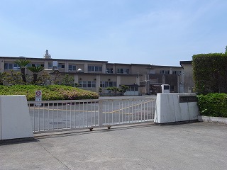 小学校　浜松市立富塚西小学校（小学校）まで2300m