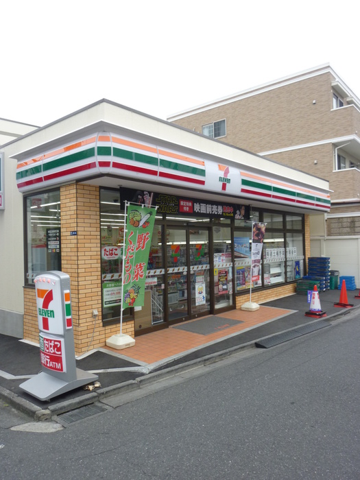 コンビニ　セブンイレブン（コンビニ）まで98m
