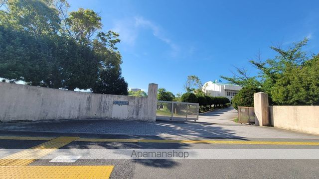小学校　千鳥小学校（小学校）まで303m