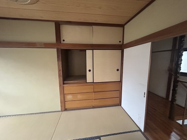 本町一戸建ての居間写真