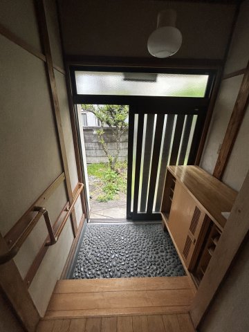 本町一戸建ての玄関写真