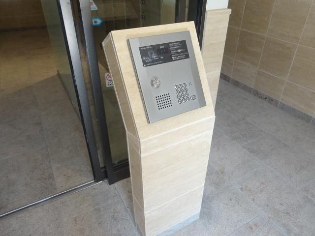 エントランス　オートロック付き