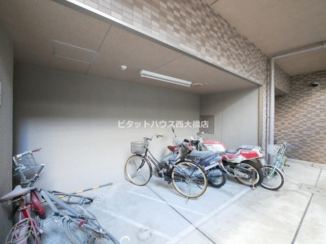 駐車場　バイク