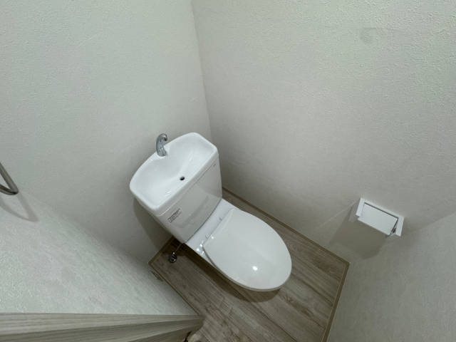 白岩ビルのトイレ写真