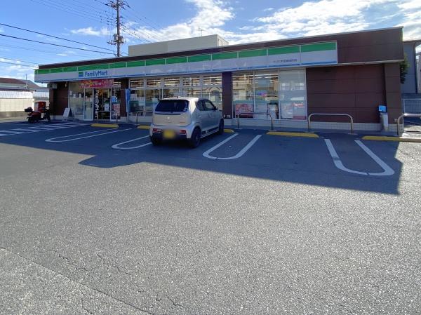 コンビニ　ファミリーマート さいたま岩槻城町店（コンビニ）まで261m