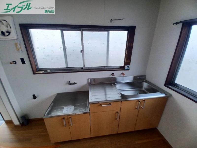 キッチン　同物件別部屋写真