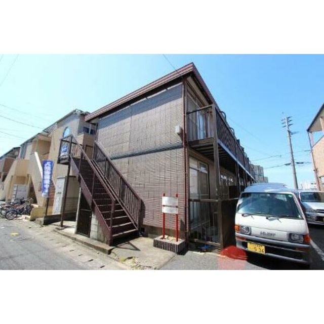 駐車場　建物外観